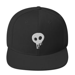 High-profile skull hat with embroidered logo and flat brim